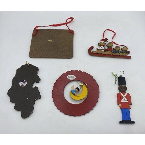 Vintage Wooden Christmas Ornaments Lot 5 Wreath Stocking Nutcracker Hand Painted - Picture 4 of 12